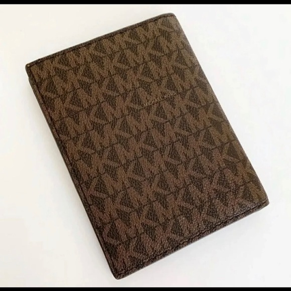 MK MICHAEL KORS WALLET PASSPORT CASE - Picture 2 of 7